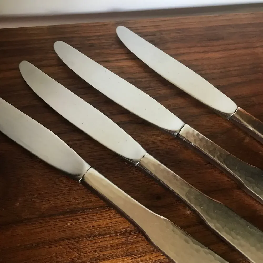 Reed & Barton COLONIAL FORGE Stainless Hammered Satin set of 4 dinner knives